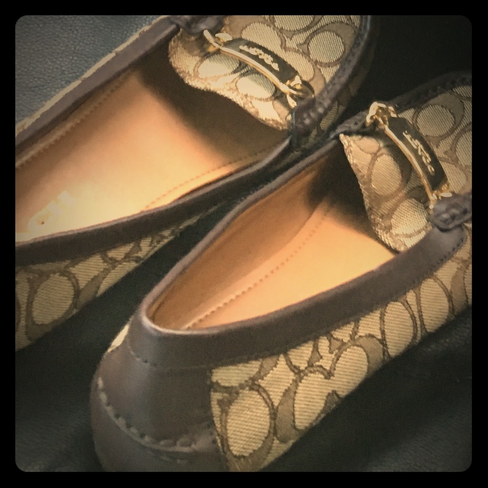 Coach flats